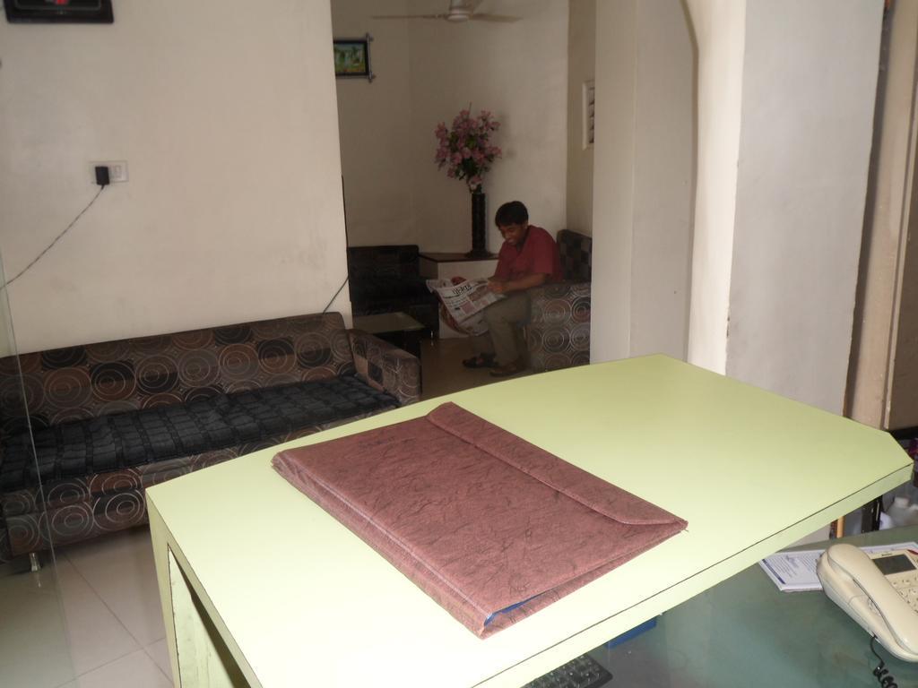 Hotel Atithi Ahmedabad Exterior foto