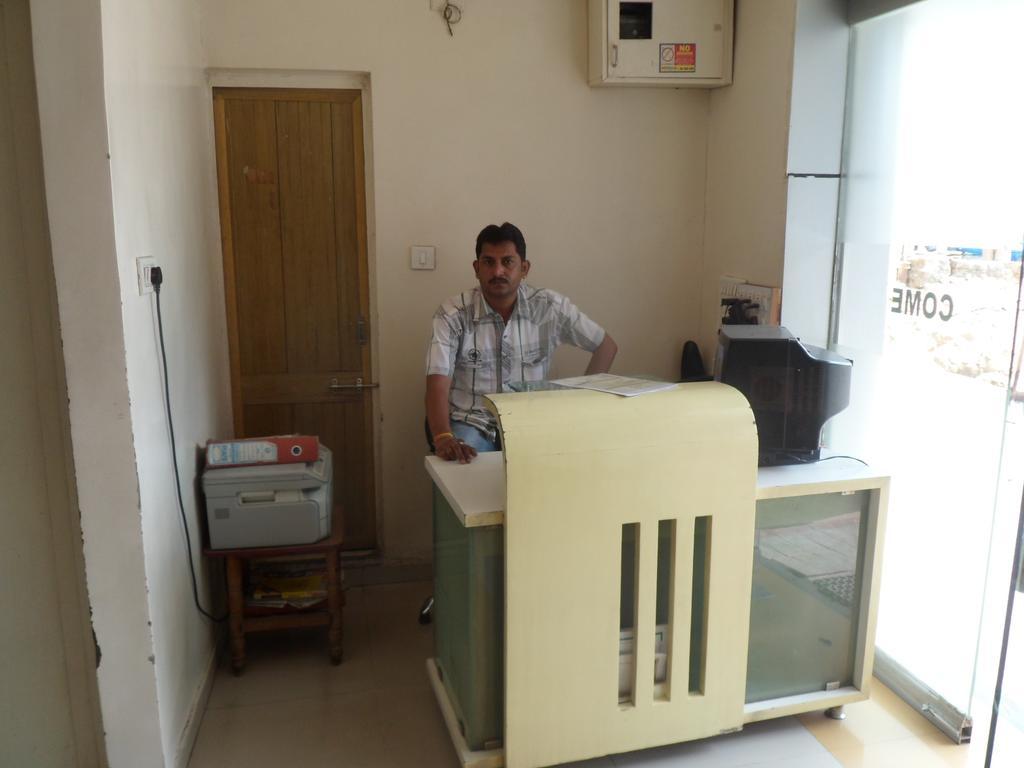 Hotel Atithi Ahmedabad Exterior foto