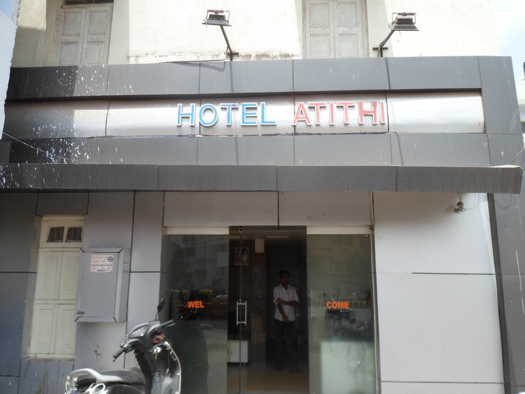 Hotel Atithi Ahmedabad Exterior foto